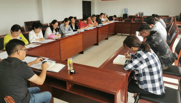 近日，隧道公司召開了以“夯實財務基礎，嚴守紀律關口”為主題的專題學習會，會議主要內容是學習集團公司印發的《安全生產費用財務管理辦法》與《建造合同會計核算辦法（2020年修訂
